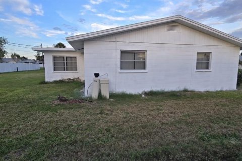House in Englewood, Florida 2 bedrooms, 112.6 sq.m. № 1820566 - photo 5