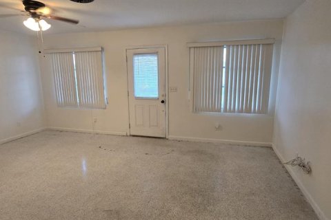 House in Englewood, Florida 2 bedrooms, 112.6 sq.m. № 1820566 - photo 8