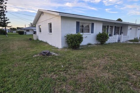 House in Englewood, Florida 2 bedrooms, 112.6 sq.m. № 1820566 - photo 6