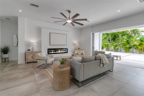House in Sarasota, Florida 6 bedrooms, 365.2 sq.m. № 1885978 - photo 6