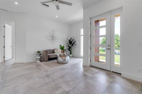 House in Sarasota, Florida 6 bedrooms, 365.2 sq.m. № 1885978 - photo 28