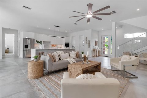 House in Sarasota, Florida 6 bedrooms, 365.2 sq.m. № 1885978 - photo 8