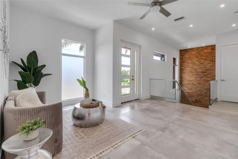 House in Sarasota, Florida 6 bedrooms, 365.2 sq.m. № 1885978 - photo 29