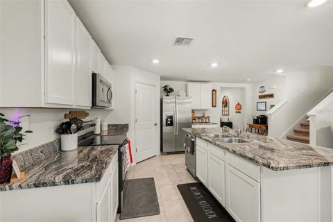 Villa ou maison à vendre à Wildwood, Floride: 5 chambres, 241.92 m2 № 2404762 - photo 9