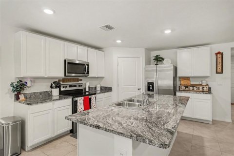 Villa ou maison à vendre à Wildwood, Floride: 5 chambres, 241.92 m2 № 2404762 - photo 11