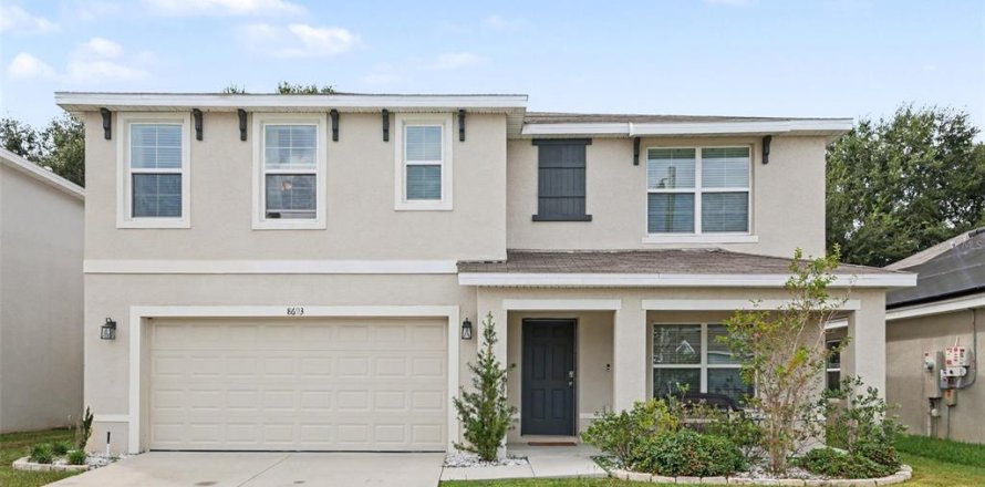 Villa ou maison à Wildwood, Floride 5 chambres, 241.92 m2 № 2404762