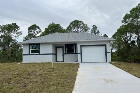House in Punta Gorda, Florida 3 bedrooms, 105.91 sq.m. № 1904812 - photo 1