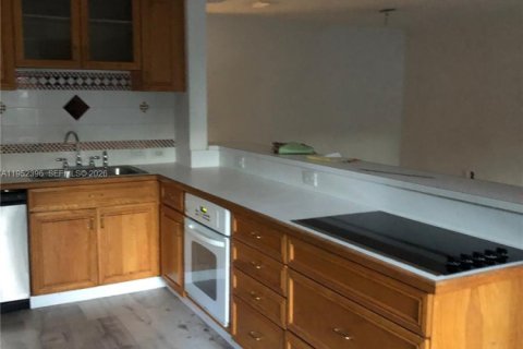 Купить виллу или дом в Ки-Бискейн, Флорида 3 спальни, 155.05м2, № 2007760 - фото 11