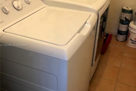 Купить виллу или дом в Ки-Бискейн, Флорида 3 спальни, 155.05м2, № 2007760 - фото 16