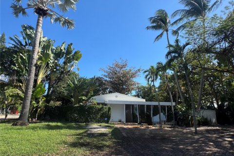 Дом в Ки-Бискейн, Флорида 3 спальни, 155.05м2 № 2007760