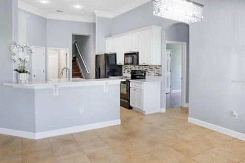 House in Kissimmee, Florida 5 bedrooms, 298.49 sq.m. № 2237820 - photo 15