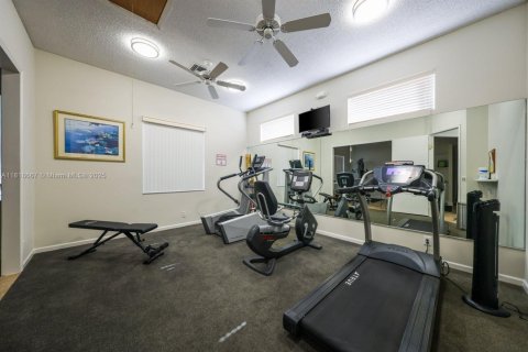 Condo in Pembroke Pines, Florida, 1 bedroom  № 1776140 - photo 12