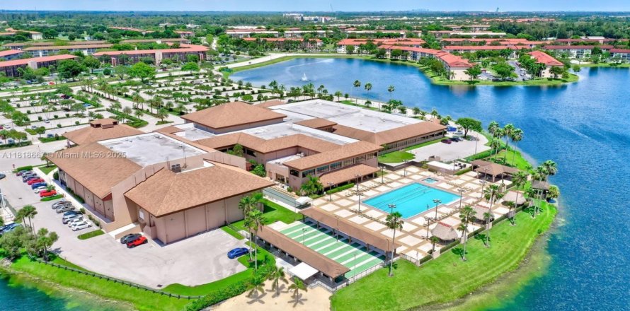 Condo in Pembroke Pines, Florida, 1 bedroom  № 1776140