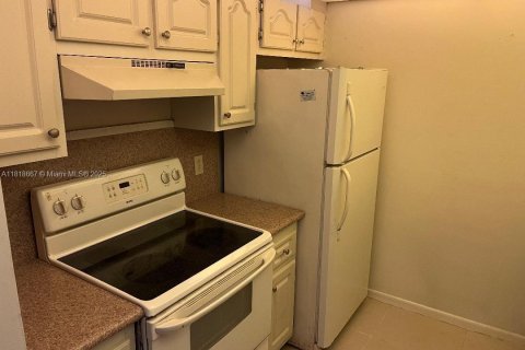 Condo in Pembroke Pines, Florida, 1 bedroom  № 1776140 - photo 5