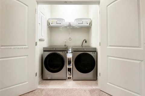 Touwnhouse à vendre à Oakland Park, Floride: 3 chambres, 162.95 m2 № 2023900 - photo 16