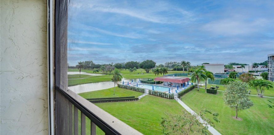 Condo in Pembroke Pines, Florida, 1 bedroom № 962337