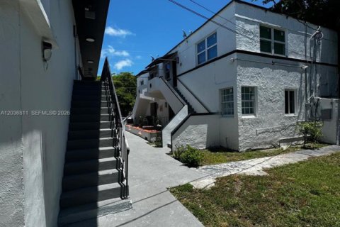 Casa en alquiler en Miami, Florida, 2 dormitorios, 148.64 m2 № 2085382 - foto 8