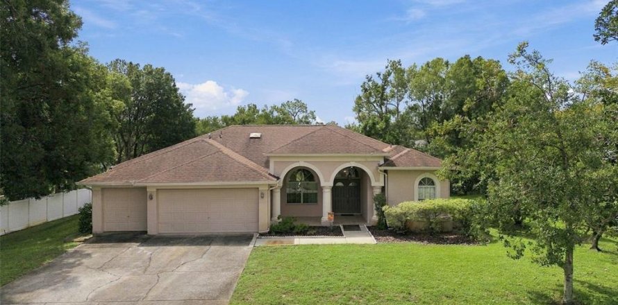 Casa en Land O' Lakes, Florida 4 dormitorios, 209.77 m2 № 2385690