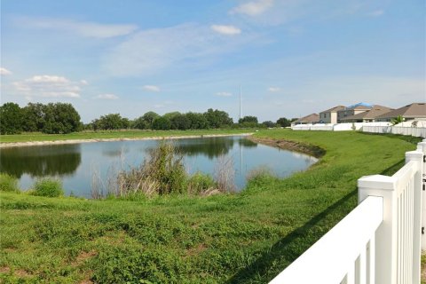 Снять в аренду виллу или дом в Уинтер-Хейвен, Флорида 9 комнат, 171.96м2, № 1900617 - фото 2