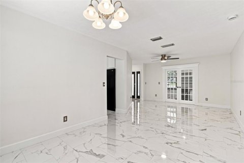 Купить виллу или дом в Тампа, Флорида 12 комнат, 167.97м2, № 2302698 - фото 11