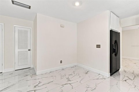Купить виллу или дом в Тампа, Флорида 12 комнат, 167.97м2, № 2302698 - фото 20