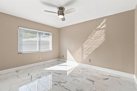 Купить виллу или дом в Тампа, Флорида 12 комнат, 167.97м2, № 2302698 - фото 30