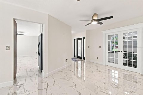 Купить виллу или дом в Тампа, Флорида 12 комнат, 167.97м2, № 2302698 - фото 9