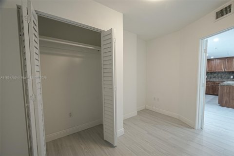 Купить кондоминиум в Майами, Флорида 2 спальни, 78.32м2, № 2023048 - фото 10