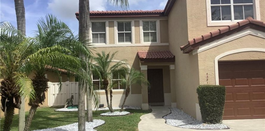 Casa en Deerfield Beach, Florida 4 dormitorios, 168.34 m2 № 1070283