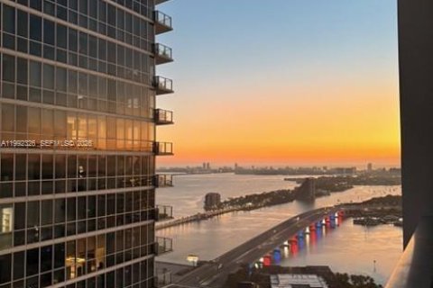 Condo in Miami, Florida, 1 bedroom  № 2062833