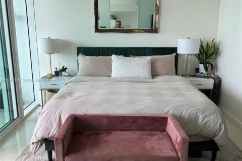 Condo in Miami, Florida, 1 bedroom  № 2062833 - photo 2