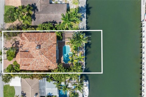 Casa en venta en Fort Lauderdale, Florida, 4 dormitorios, 393.91 m2 № 2243796 - foto 3