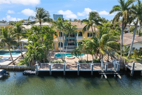 Casa en Fort Lauderdale, Florida 4 dormitorios, 393.91 m2 № 2243796