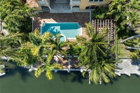 Casa en venta en Fort Lauderdale, Florida, 4 dormitorios, 393.91 m2 № 2243796 - foto 6