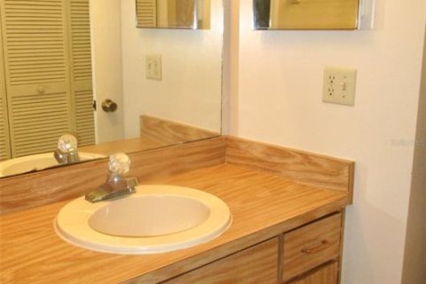 House in Port Orange, Florida 2 bedrooms, 105.35 sq.m. № 1916088 - photo 14