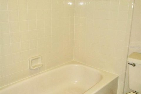 House in Port Orange, Florida 2 bedrooms, 105.35 sq.m. № 1916088 - photo 15