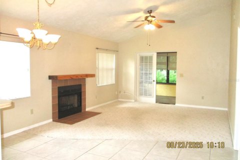 House in Port Orange, Florida 2 bedrooms, 105.35 sq.m. № 1916088 - photo 6