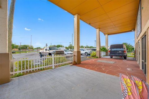 Propiedad comercial en venta en Hudson, Florida, 441.29 m2 № 1737102 - foto 4