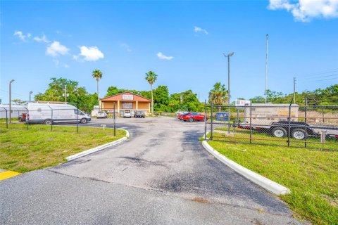Propiedad comercial en venta en Hudson, Florida, 441.29 m2 № 1737102 - foto 2