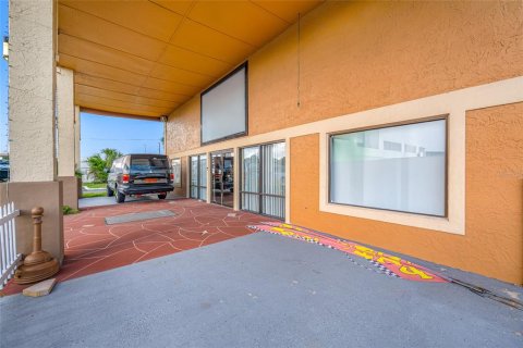Propiedad comercial en venta en Hudson, Florida, 441.29 m2 № 1737102 - foto 3