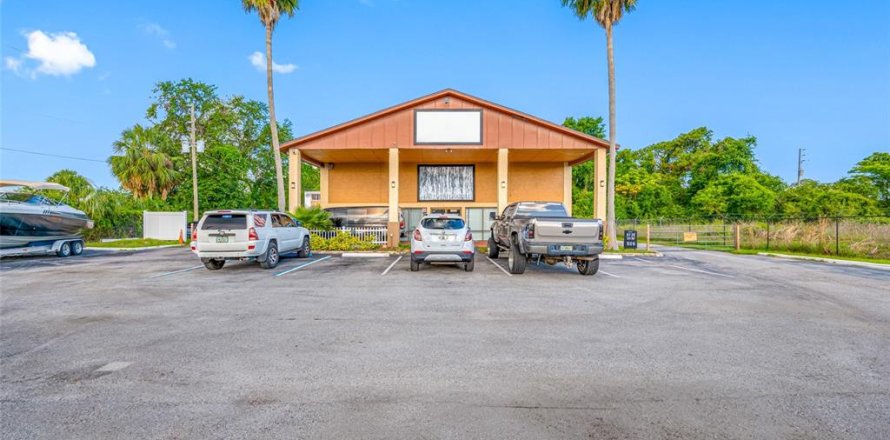 Propiedad comercial en Hudson, Florida 441.29 m2 № 1737102
