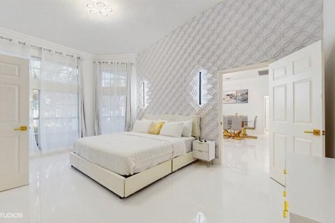 House in Wellington, Florida 5 bedrooms, 288 sq.m. № 2176988 - photo 21