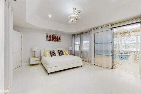 House in Wellington, Florida 5 bedrooms, 288 sq.m. № 2176988 - photo 17