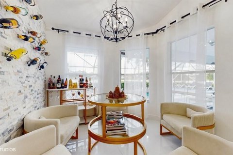 House in Wellington, Florida 5 bedrooms, 288 sq.m. № 2176988 - photo 8