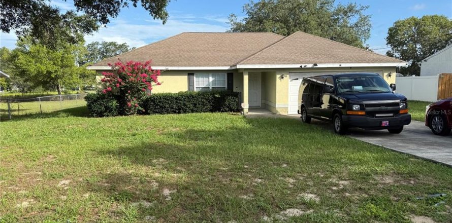 House in Ocala, Florida 3 bedrooms, 131.18 sq.m. № 1919163