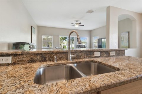Adosado en venta en Tampa, Florida, 3 dormitorios, 170.2 m2 № 1511233 - foto 9