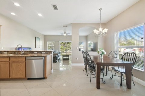 Adosado en venta en Tampa, Florida, 3 dormitorios, 170.2 m2 № 1511233 - foto 6