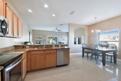 Adosado en venta en Tampa, Florida, 3 dormitorios, 170.2 m2 № 1511233 - foto 8