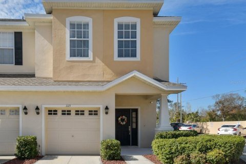 Adosado en venta en Tampa, Florida, 3 dormitorios, 170.2 m2 № 1511233 - foto 1