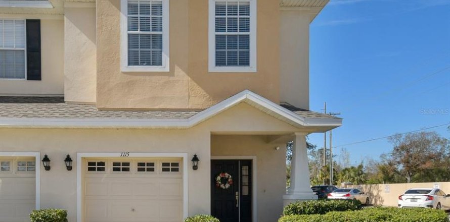 Adosado en Tampa, Florida 3 dormitorios, 170.2 m2 № 1511233